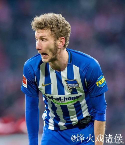 沙尔克04状态低迷 体育总监发声支持主帅